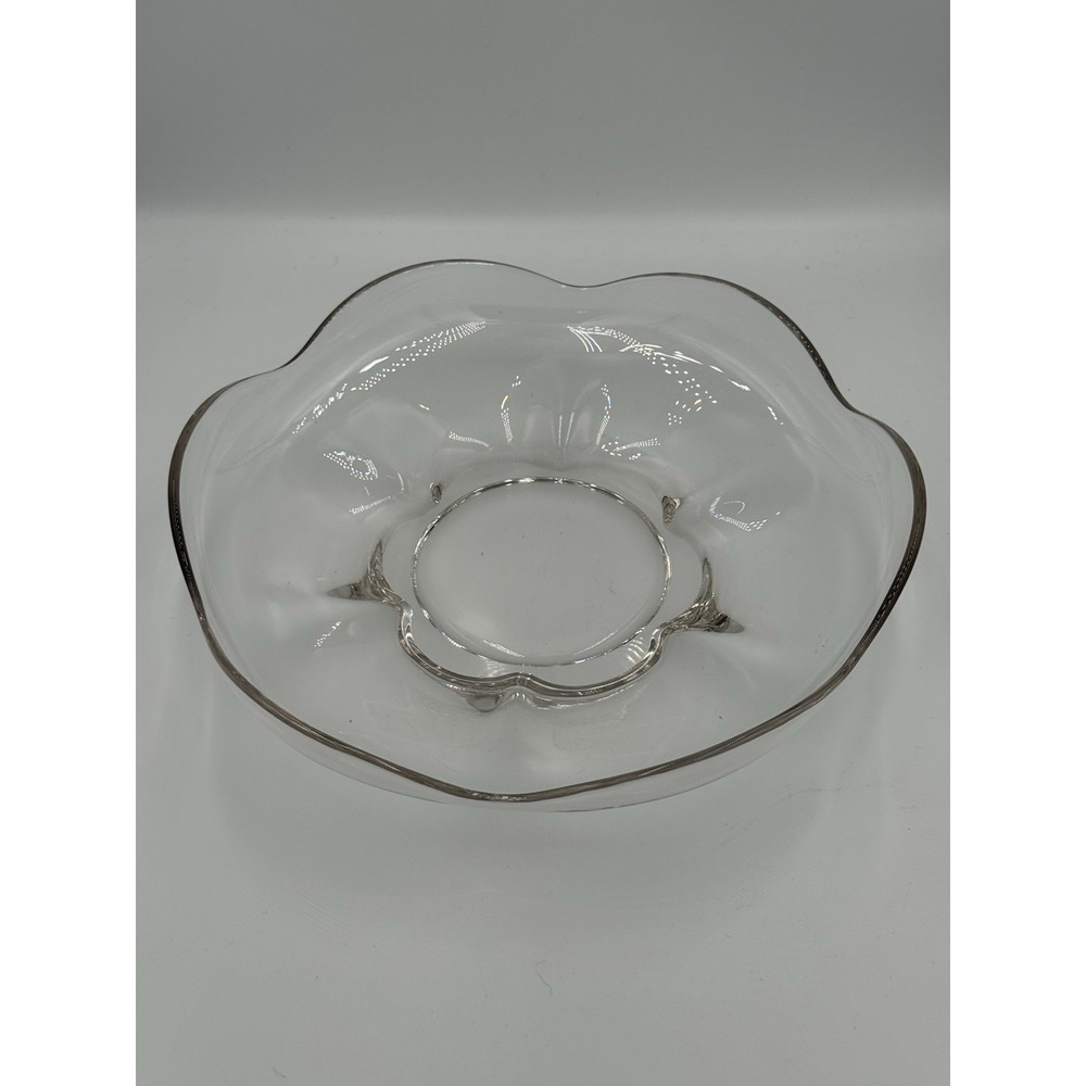 Glass Round Flower Shaped Serving Bowl/Platter